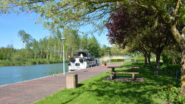 5- Halte Nautique.JPG