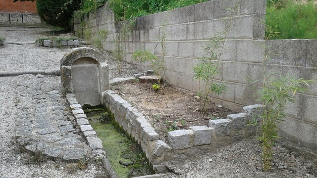 Fontaine St Brice