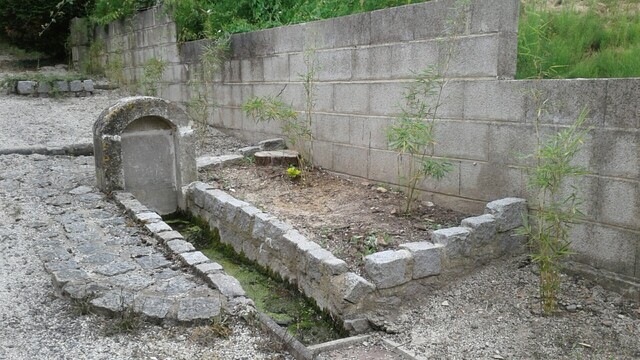 Fontaine St Brice